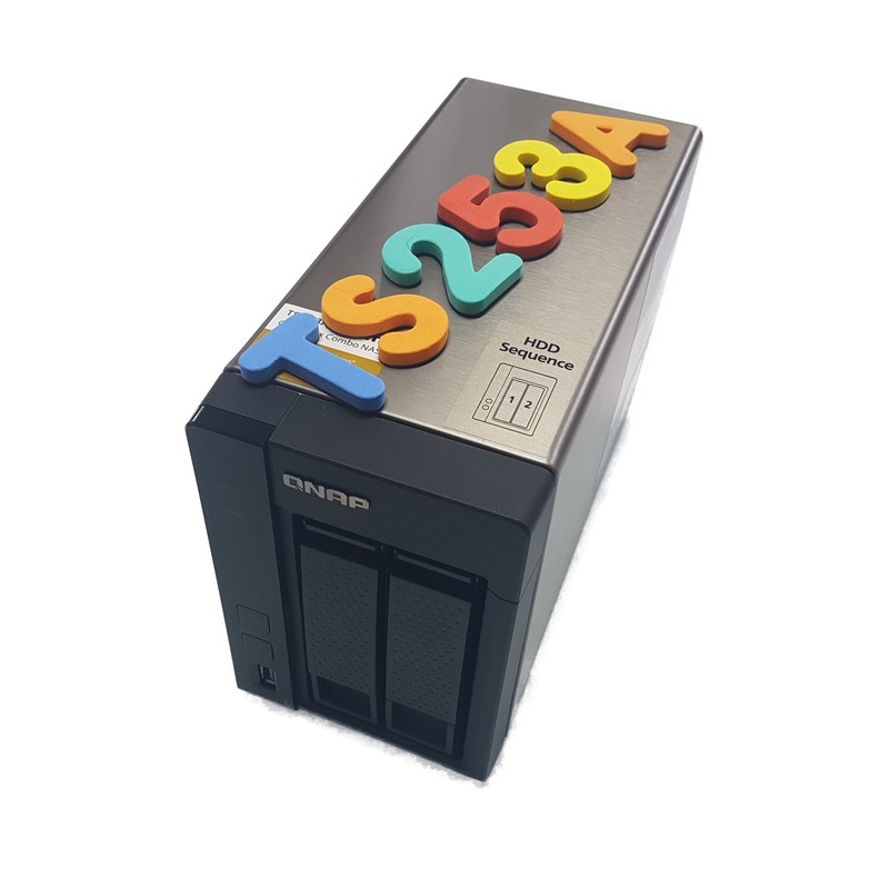 QNAP TS-253A Front