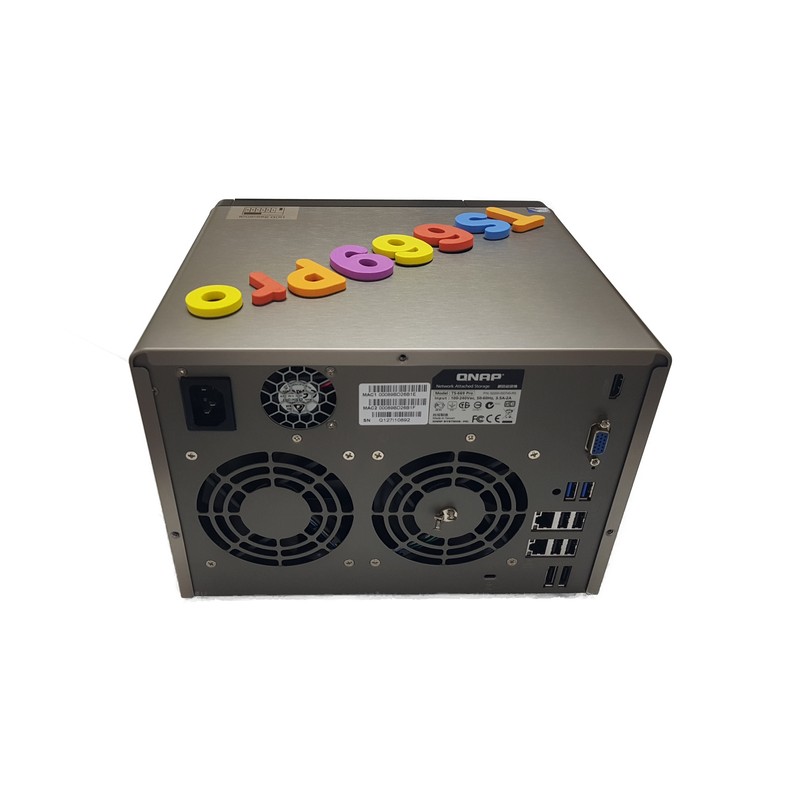QNAP TS-669 Pro Rückseite