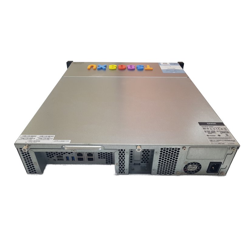 QNAP TS-863XU Rückseite